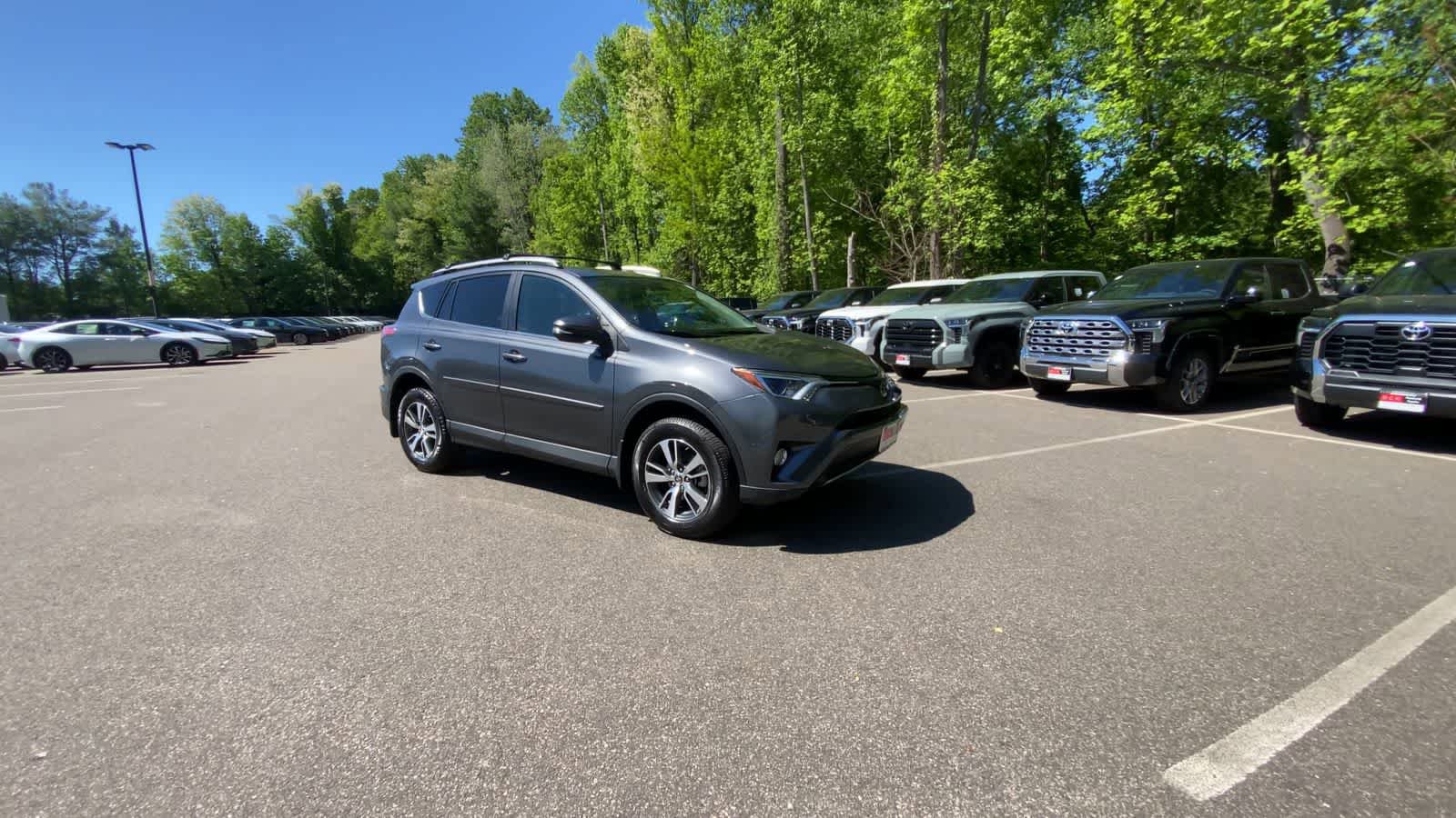 Used 2018 Toyota RAV4 XLE w/ Plus Extra Value Package AWD/4WD image 5