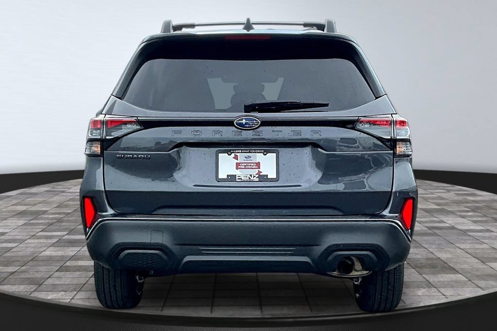 Used 2025 Subaru Forester Premium AWD/4WD image 5