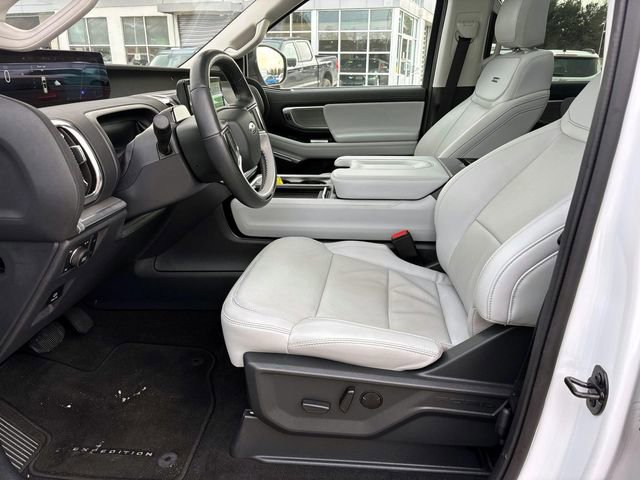 Used 2025 Ford Expedition Max Platinum image 10