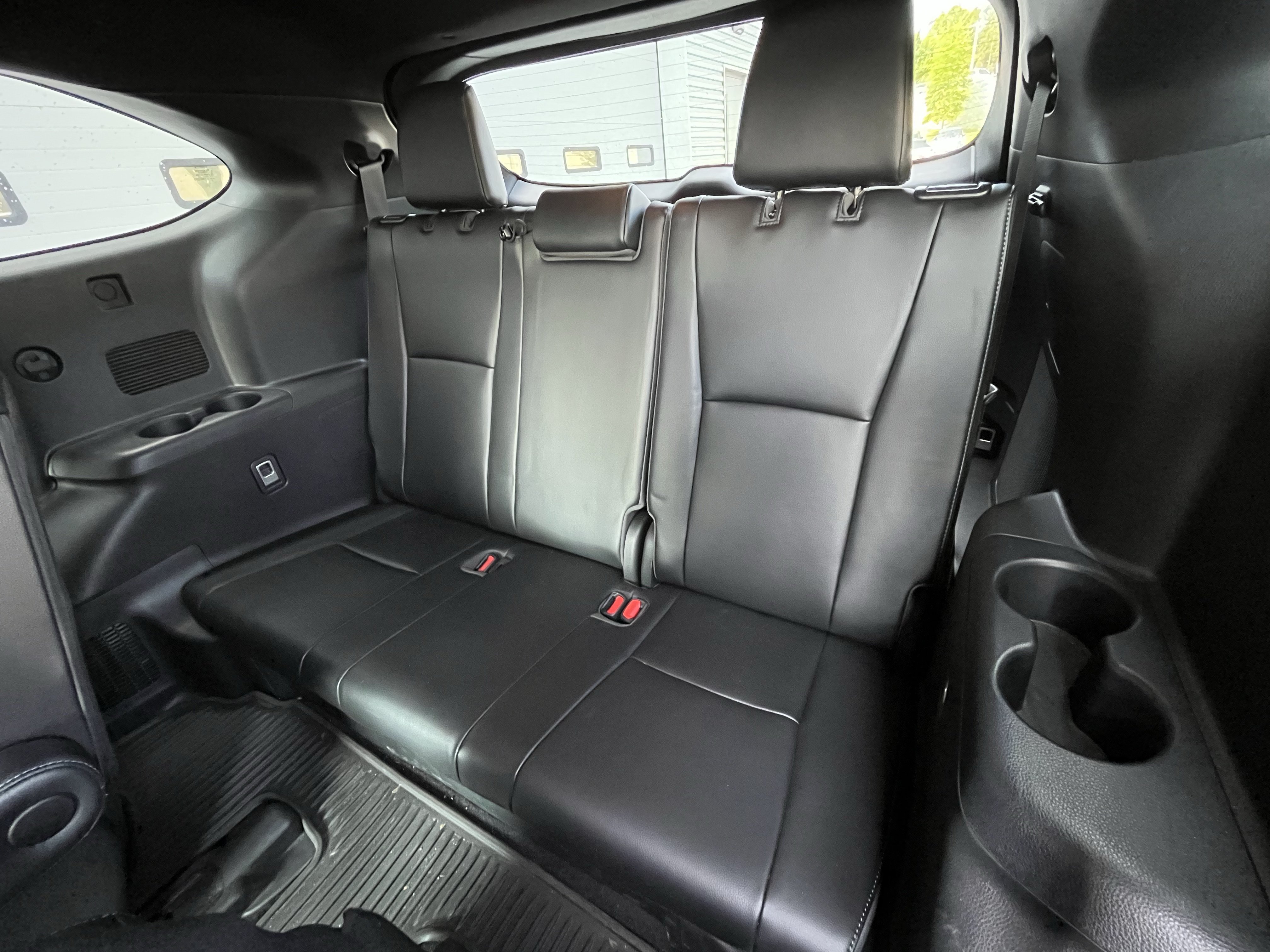 Used 2022 Toyota Highlander XSE FWD image 32