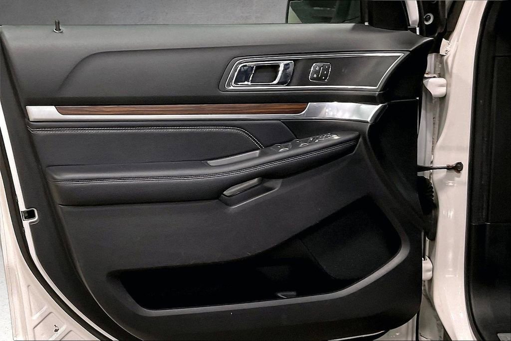 Used 2018 Ford Explorer Limited AWD/4WD image 20