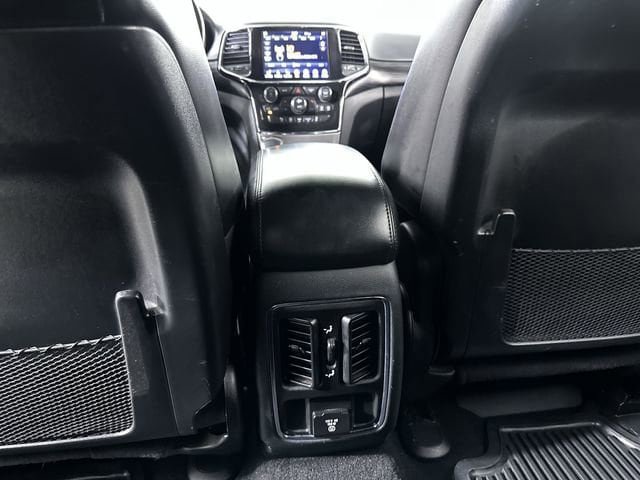 Used 2021 Jeep Grand Cherokee Laredo X AWD/4WD image 22