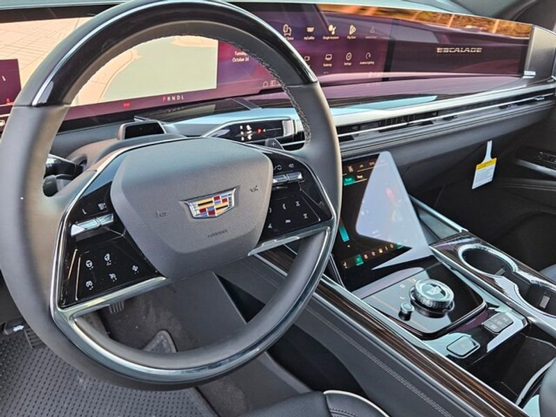 New 2026 Cadillac Escalade ESV Luxury image 15
