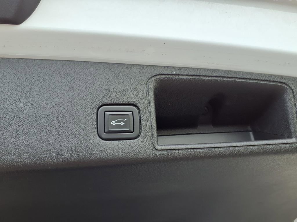 Used 2022 GMC Terrain AT4 image 26