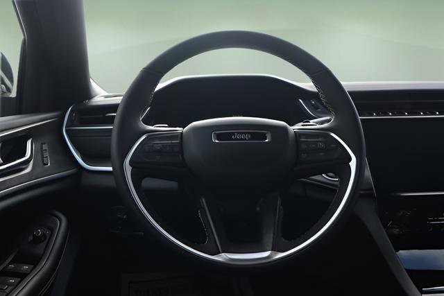 New 2025 Jeep Grand Cherokee L Limited w/ Black Appearance Package image 4