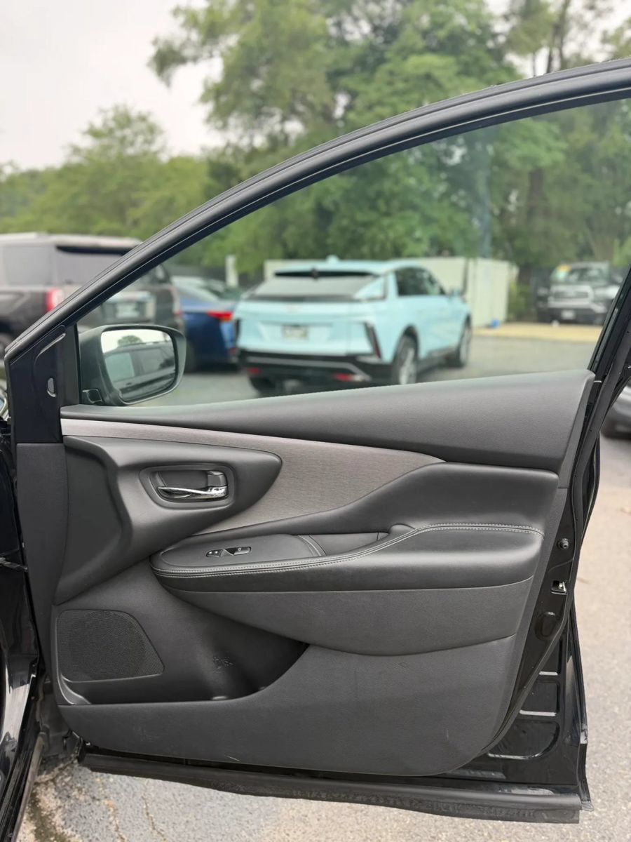 Used 2021 Nissan Murano SV AWD/4WD image 14