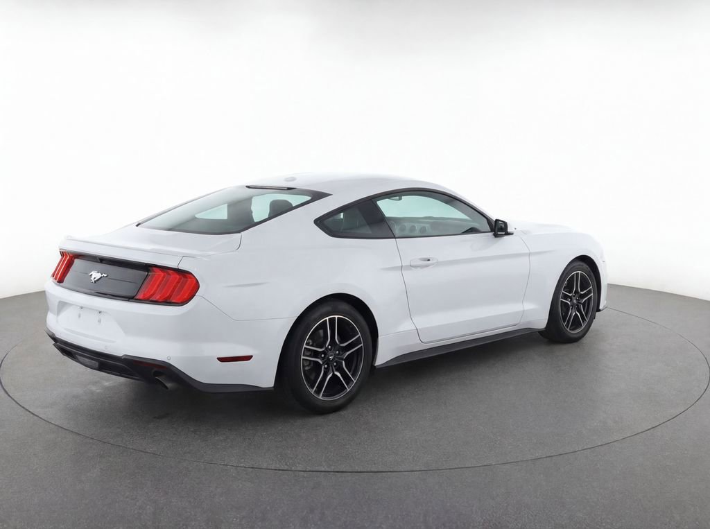 Used 2018 Ford Mustang Premium RWD image 4