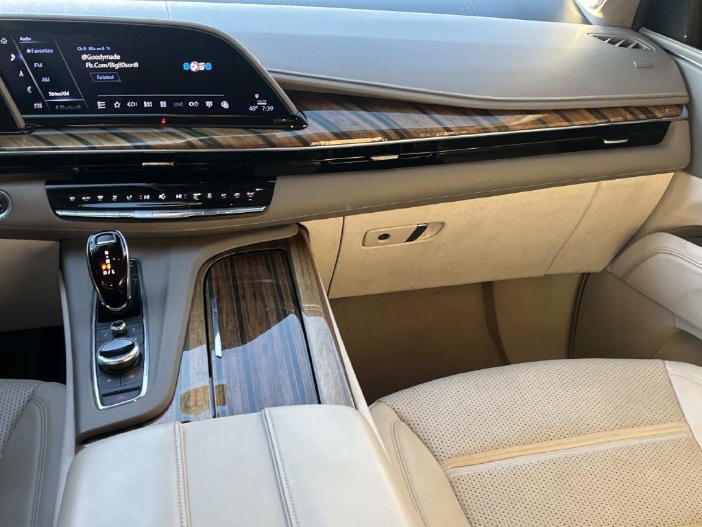 Used 2022 Cadillac Escalade Premium Luxury Platinum AWD/4WD image 14