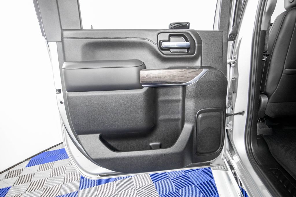 Used 2020 Chevrolet Silverado 2500 LTZ w/ LTZ Plus Package image 12