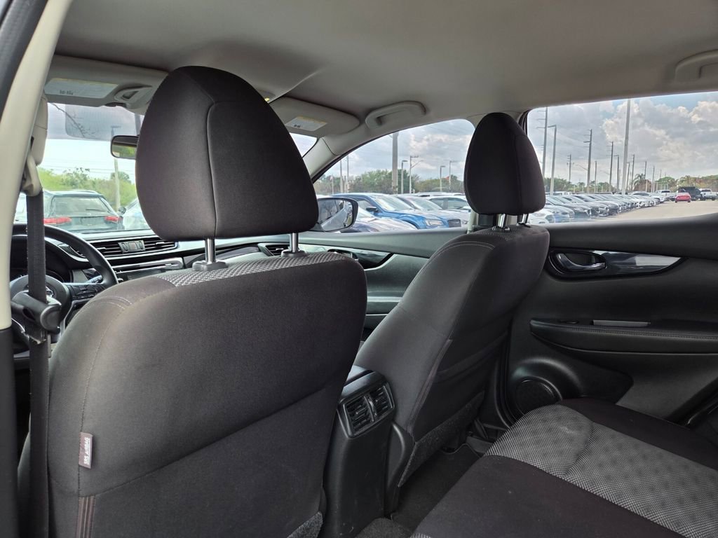 Used 2018 Nissan Rogue Sport SV image 19