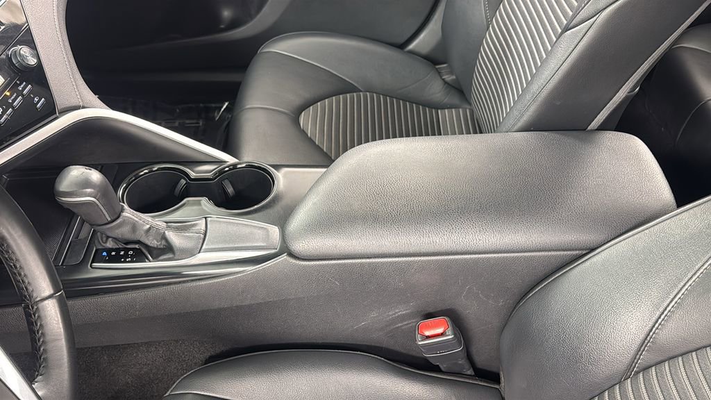 Used 2020 Toyota Camry SE image 31