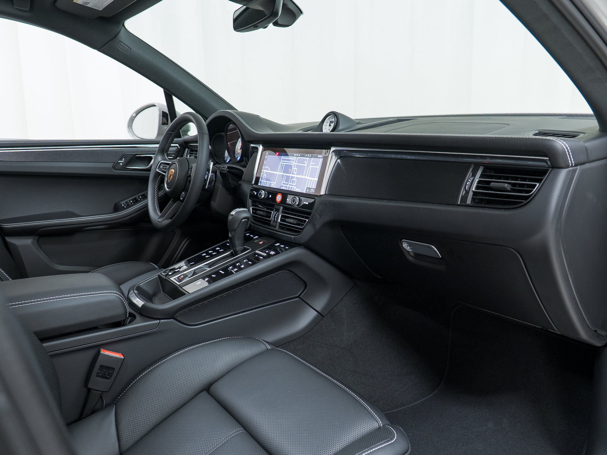 Used 2026 Porsche Macan GTS AWD/4WD image 27