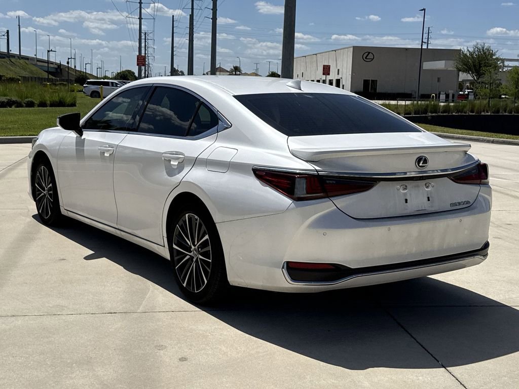 Used 2024 Lexus ES 300h w/ Premium Package FWD image 10