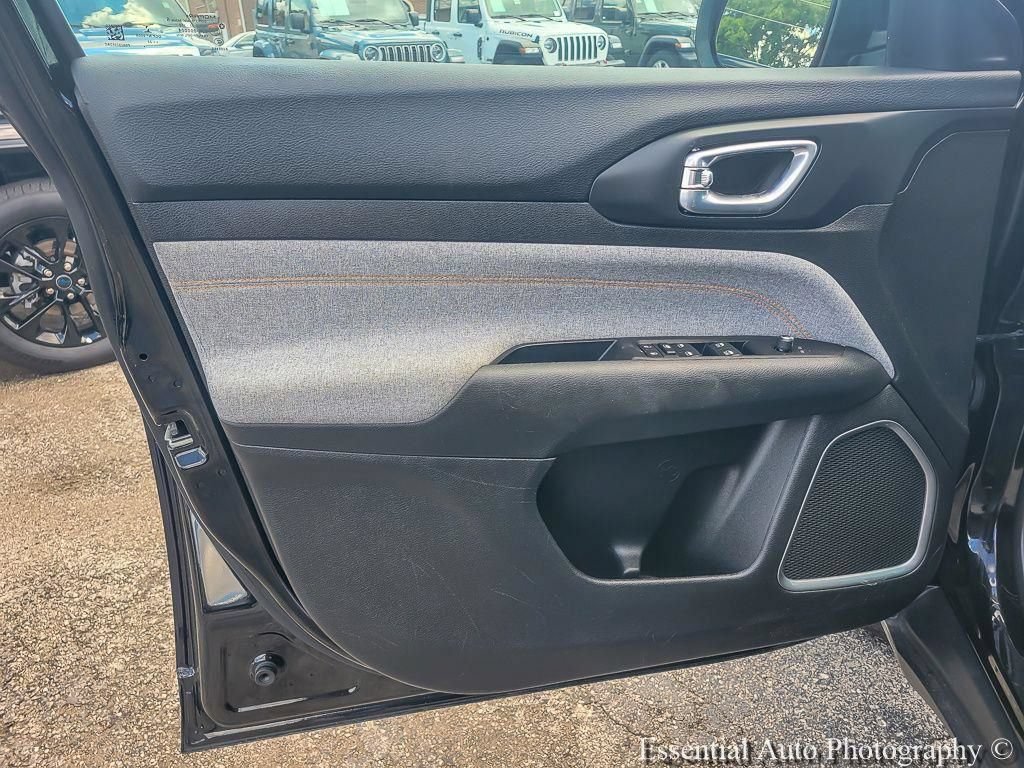 Certified 2022 Jeep Compass Sport AWD/4WD image 19