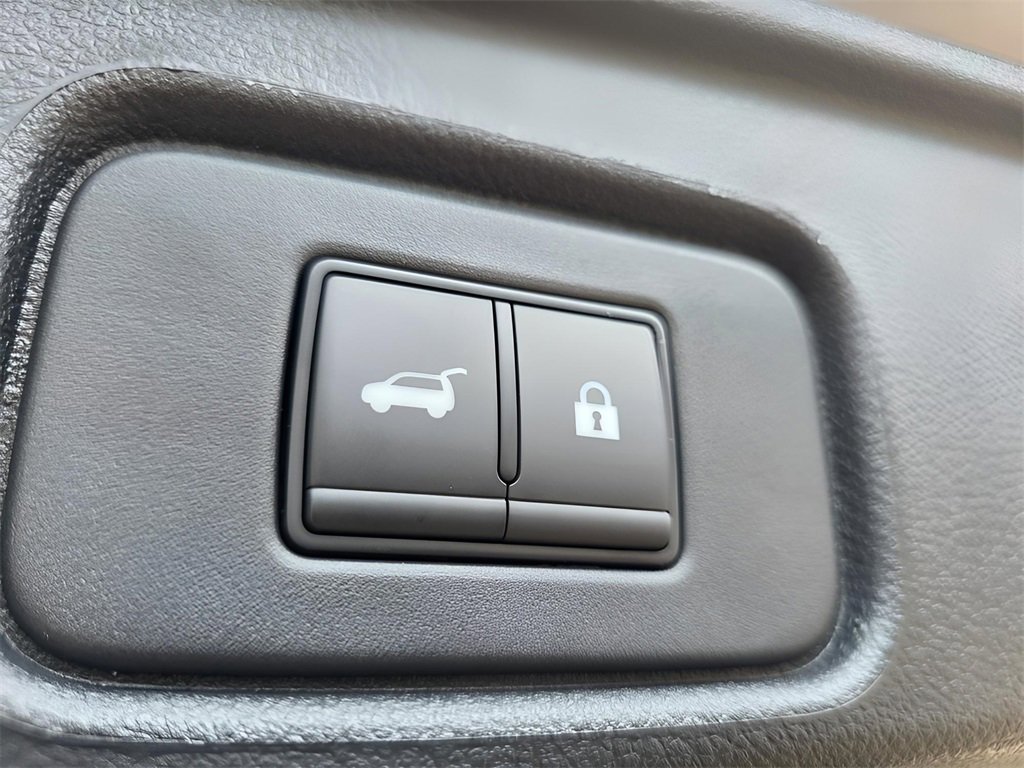 New 2025 Nissan Pathfinder Platinum image 9