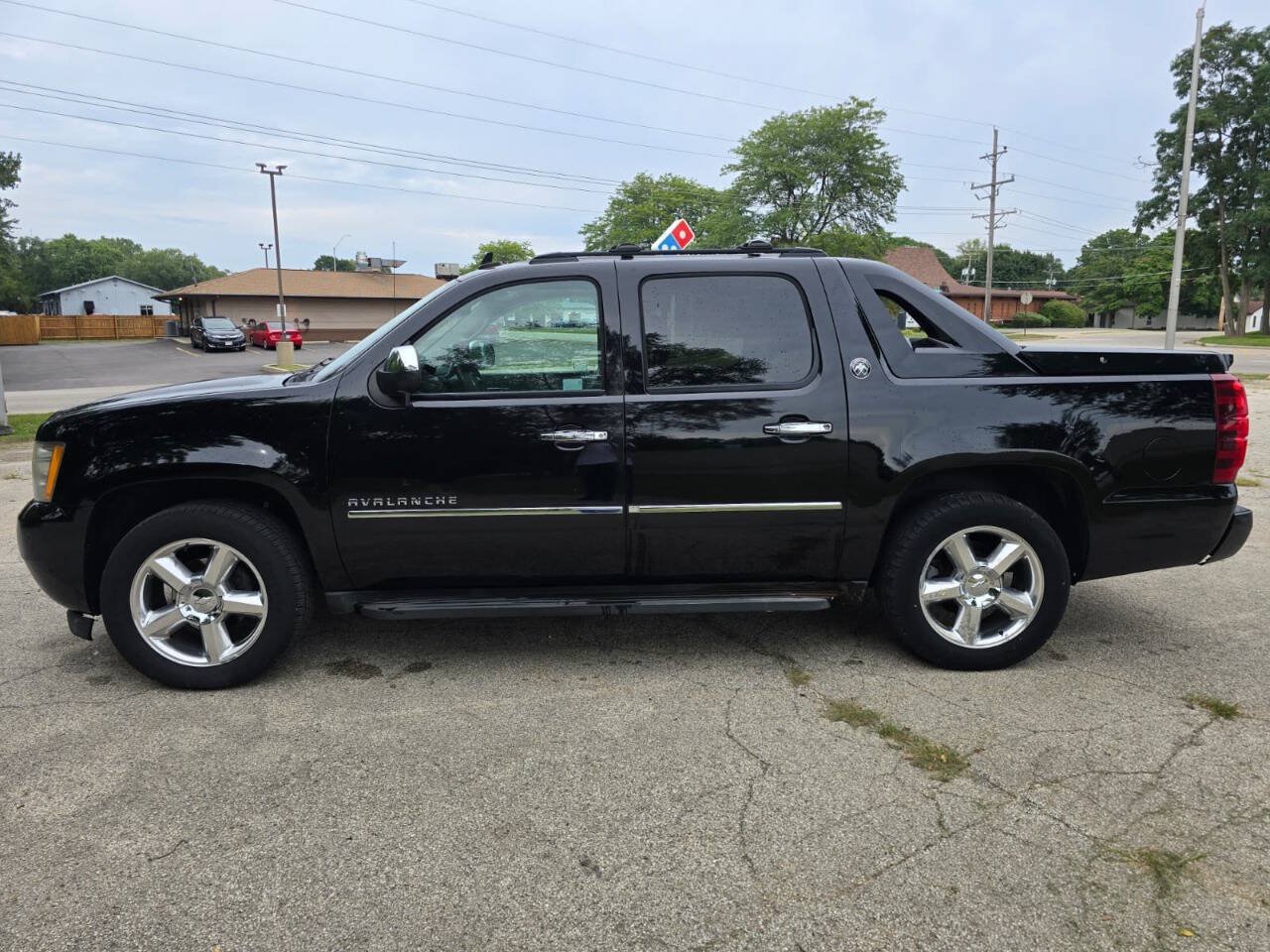 Used 2013 Chevrolet Avalanche LTZ AWD/4WD image 5