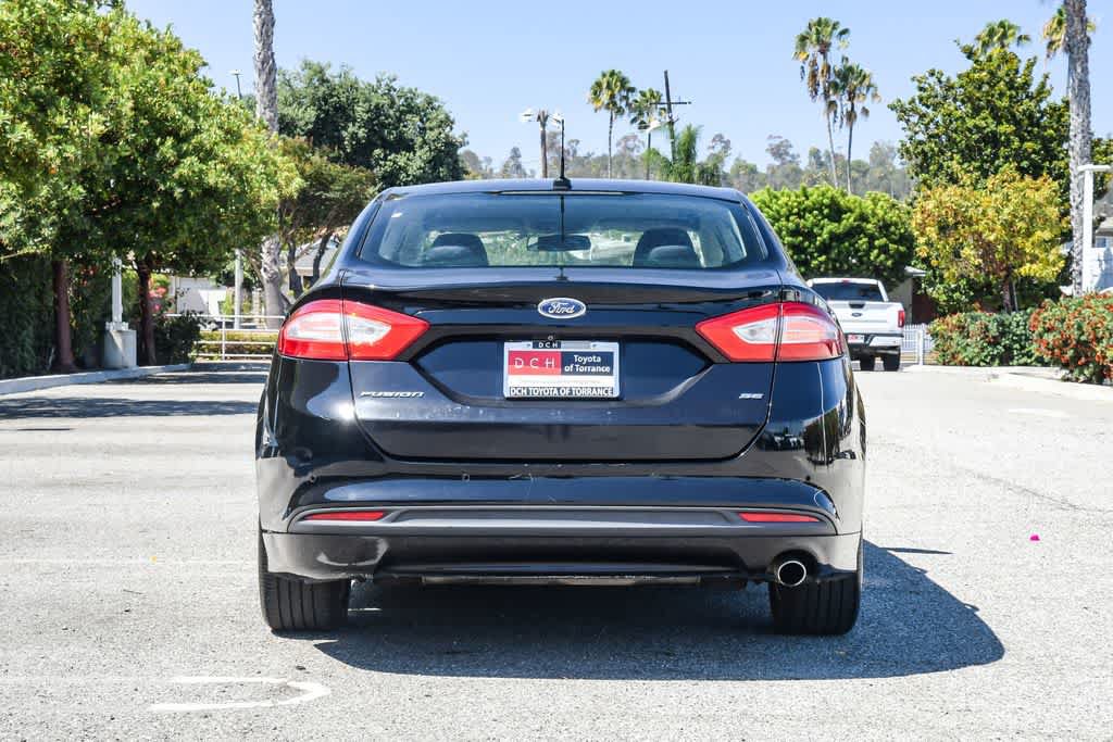 Used 2016 Ford Fusion SE FWD image 8