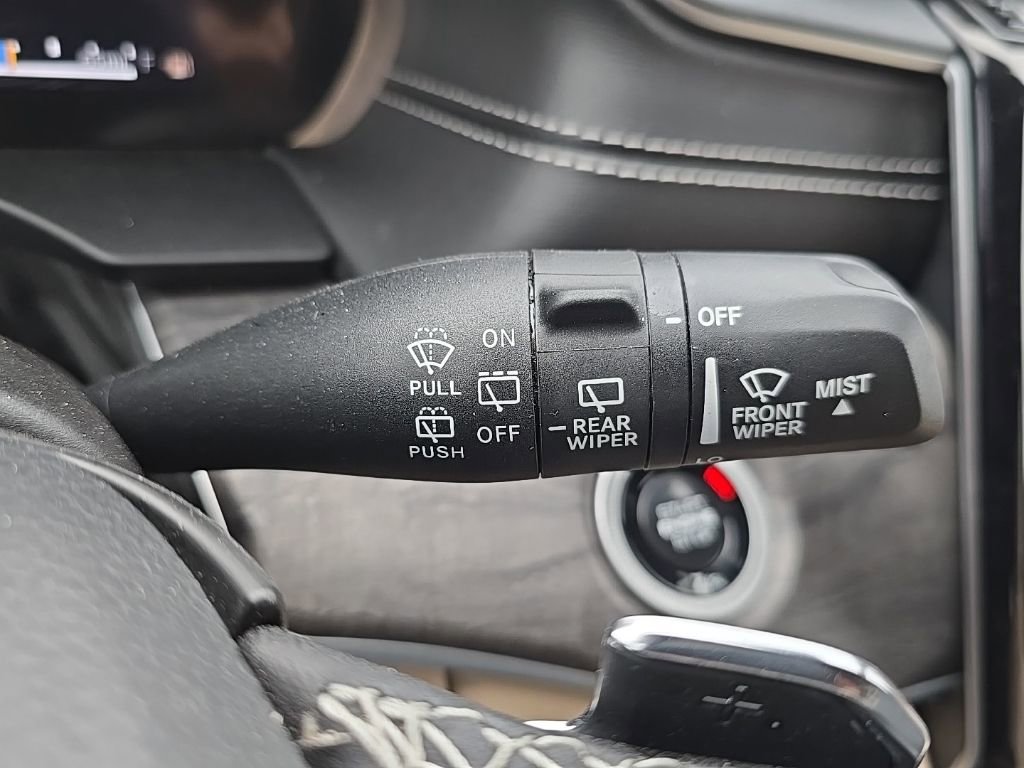 Used 2024 Jeep Grand Cherokee Limited AWD/4WD image 23