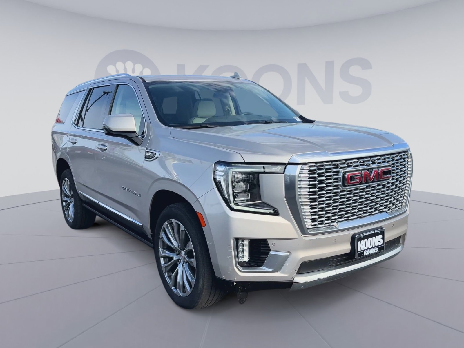 Used 2021 GMC Yukon Denali w/ Denali Premium Package image 4