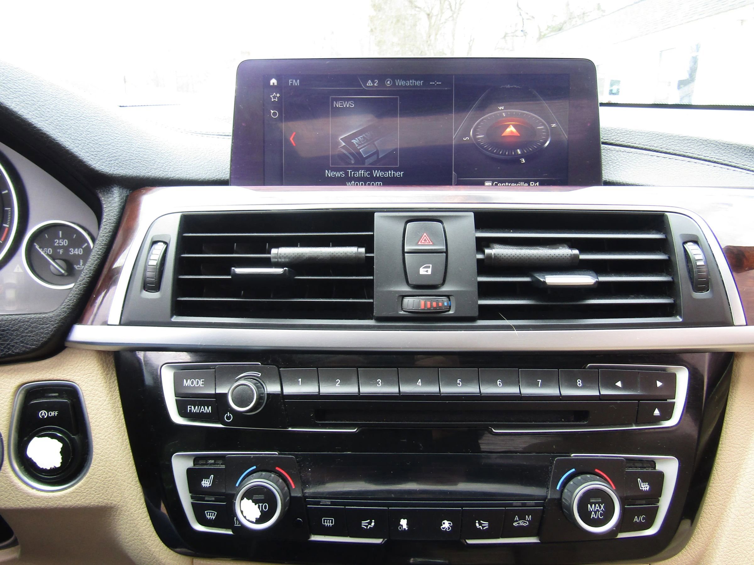 Used 2018 BMW 330i xDrive Sedan w/ Premium Package image 23