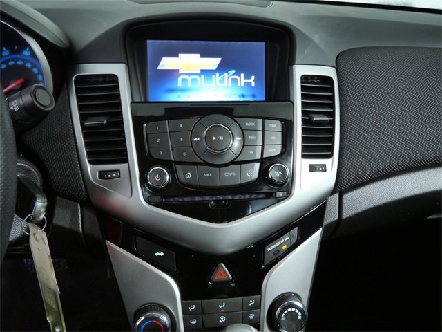 Used 2015 Chevrolet Cruze LT image 18