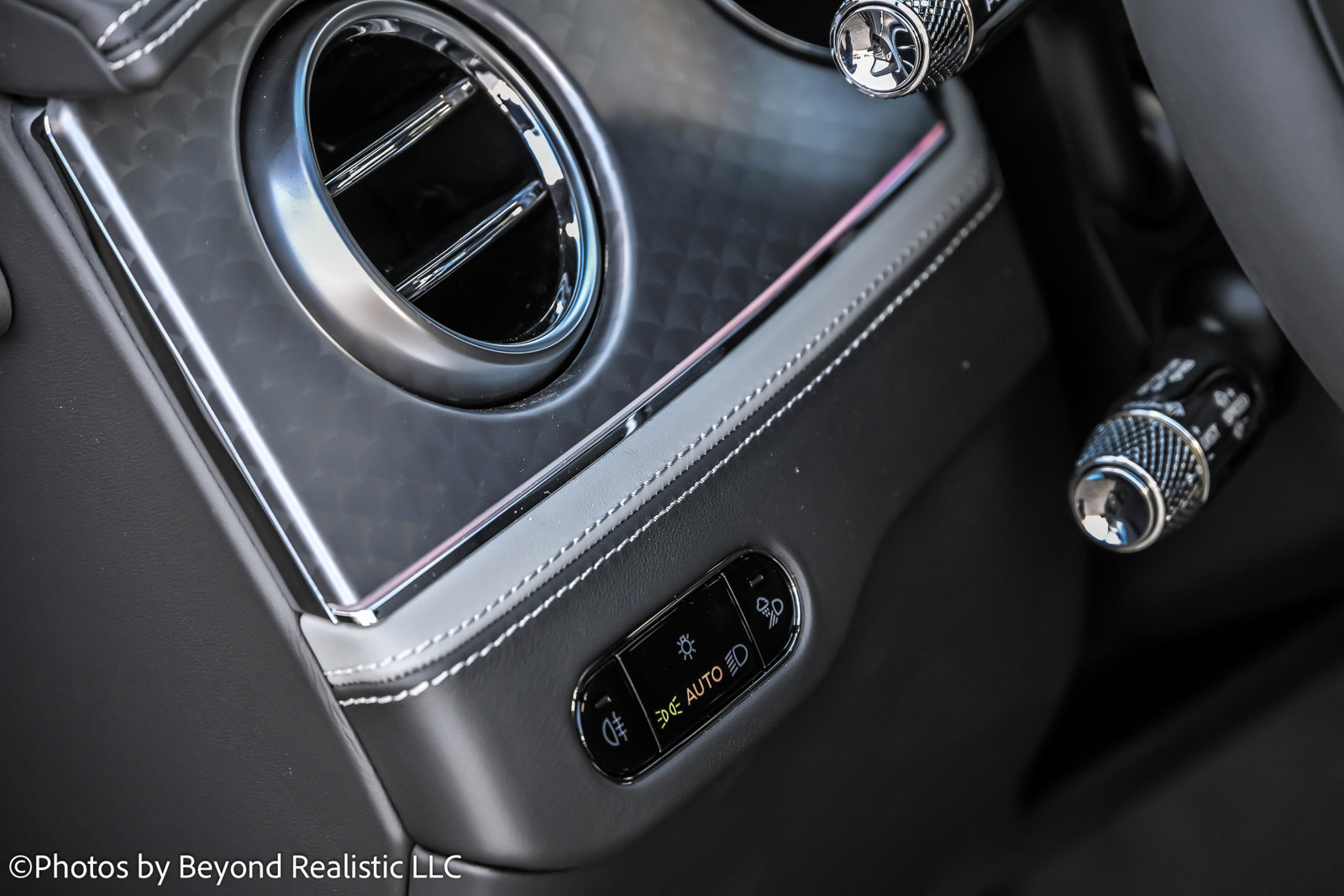 New 2025 Bentley Flying Spur Plug-In Hybrid image 32