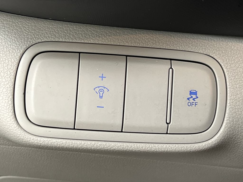 Used 2025 Hyundai Venue SEL FWD image 46
