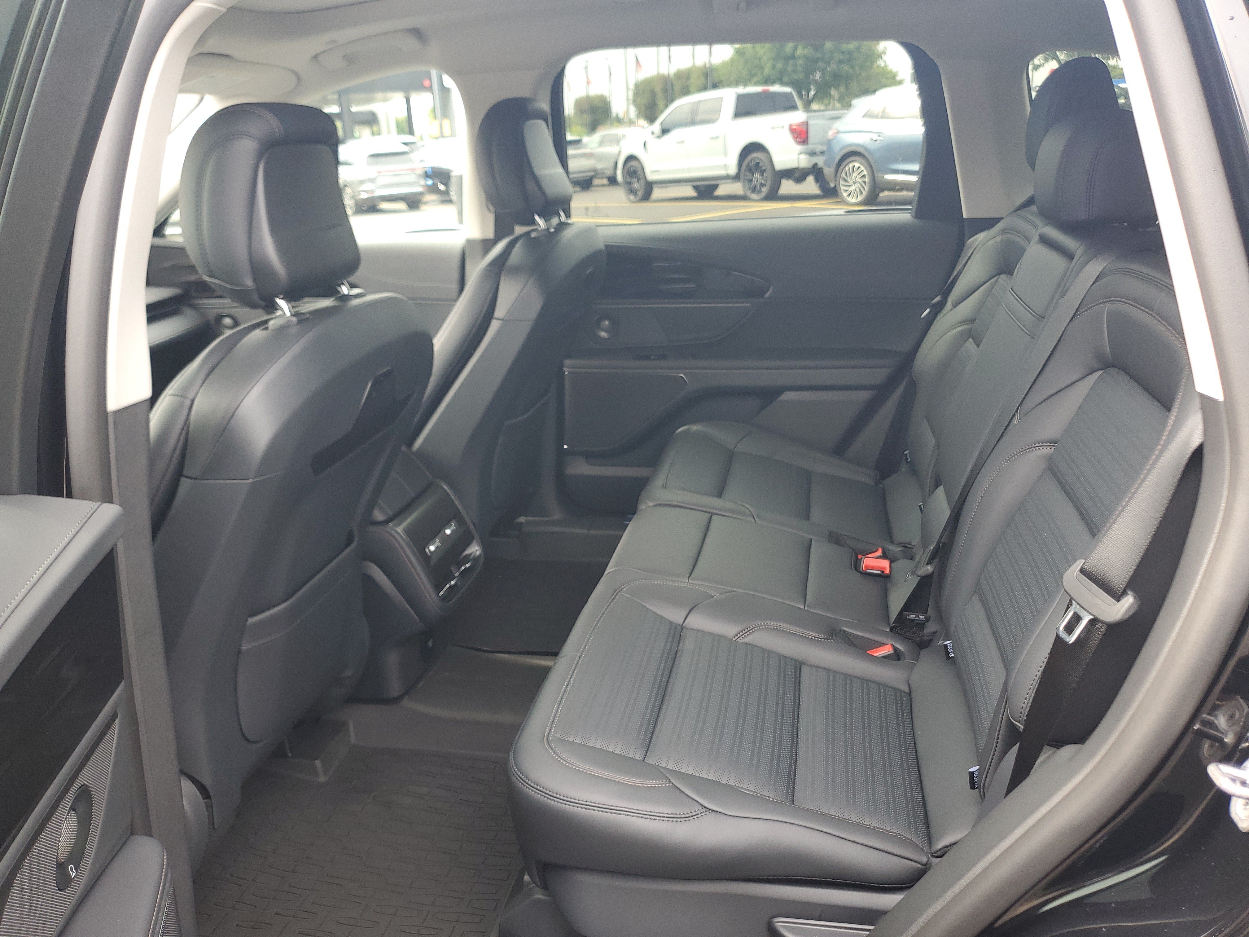 New 2026 Lincoln Nautilus Reserve AWD/4WD image 28