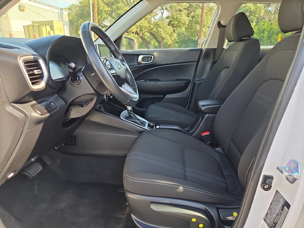 Used 2026 Hyundai Venue SEL FWD image 25