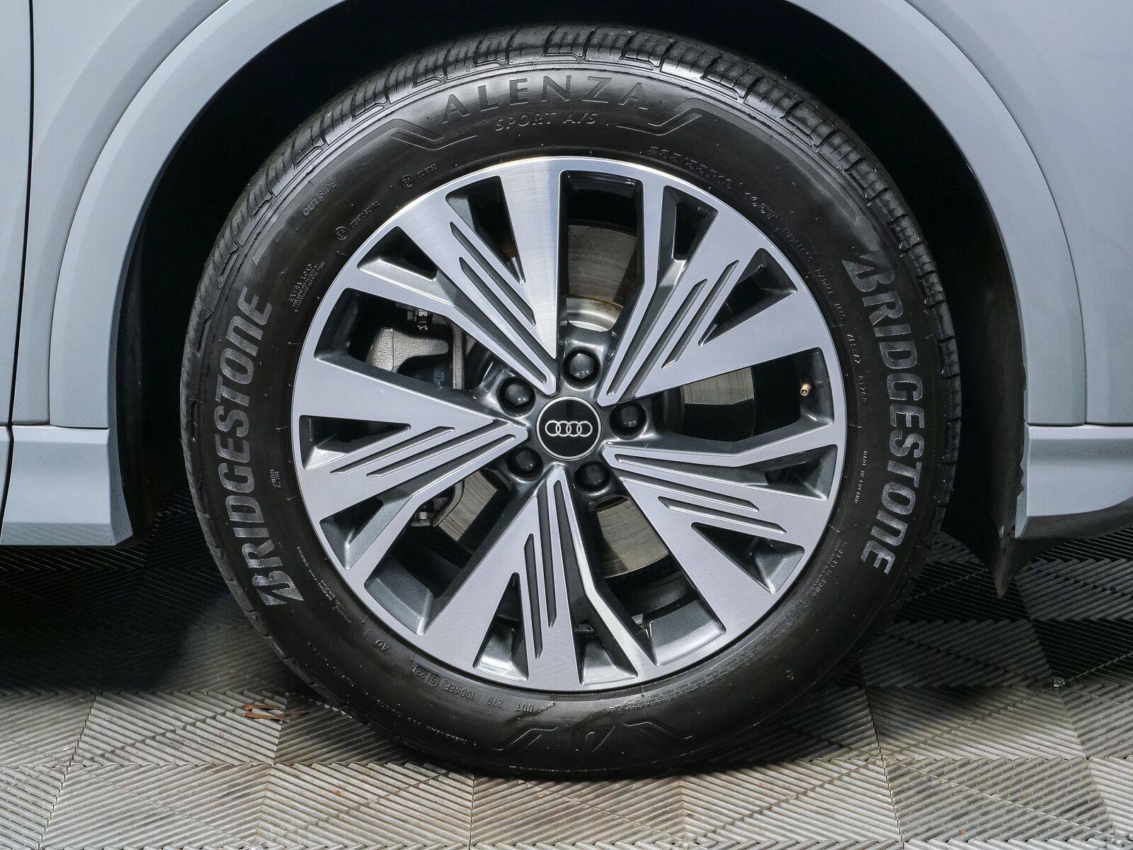 Used 2024 Audi Q4 e-tron Premium w/ Convenience Package RWD image 37