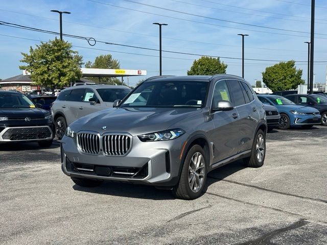 Certified 2026 BMW X5 xDrive40i w/ Premium Package AWD/4WD image 3