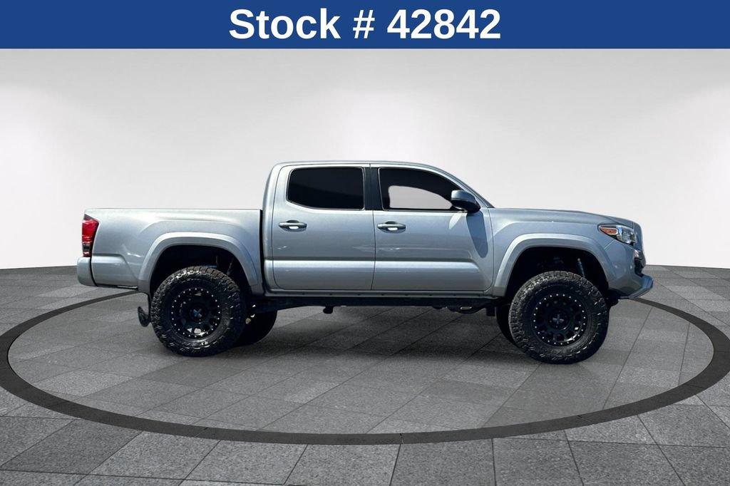 Used 2016 Toyota Tacoma TRD Sport w/ Towing Package RWD image 3