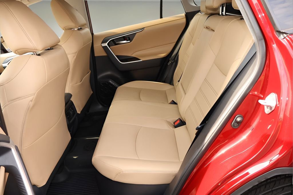 Certified 2021 Toyota RAV4 XLE Premium AWD/4WD image 12