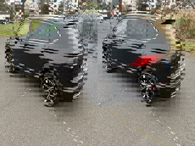 Used 2022 Volkswagen Tiguan SEL R-Line image 8