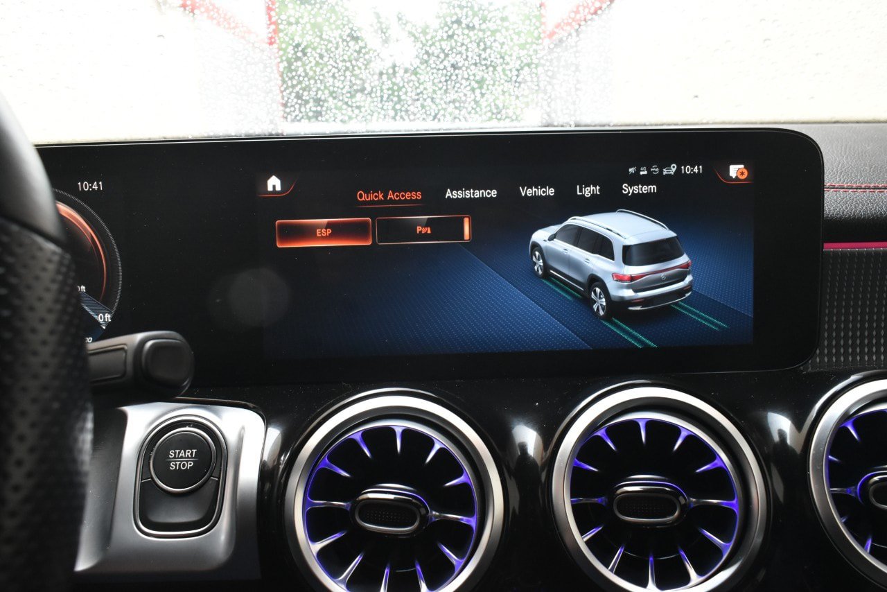 Used 2022 Mercedes-Benz EQB 300 4MATIC image 23