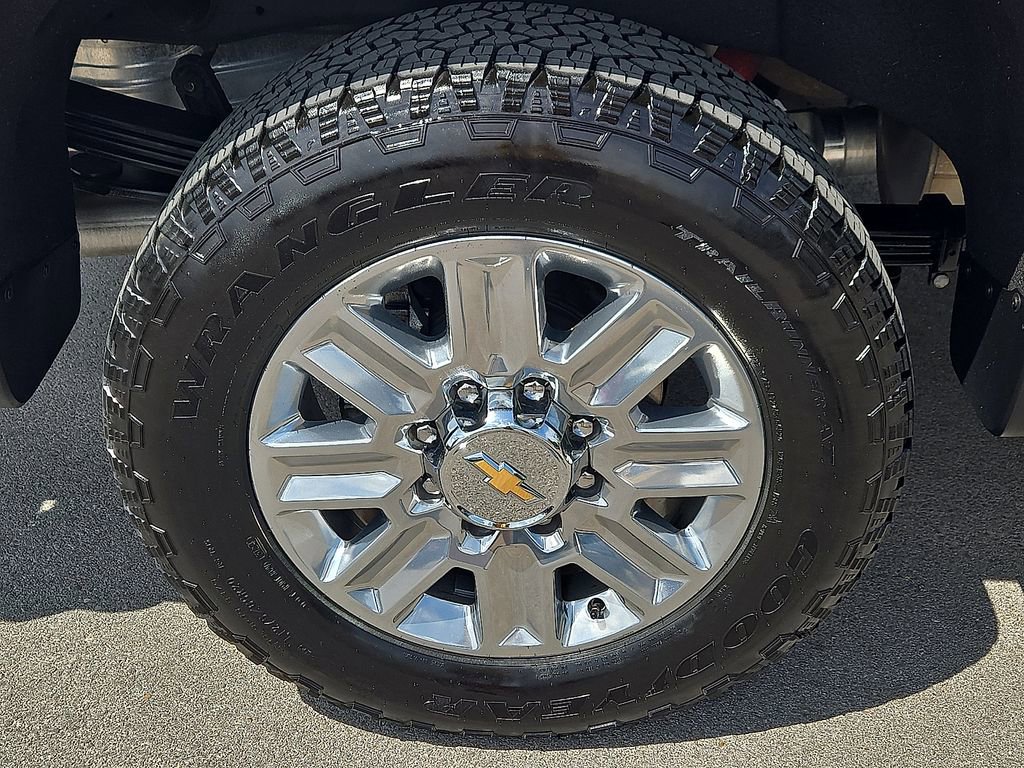 Used 2025 Chevrolet Silverado 2500 High Country AWD/4WD image 7