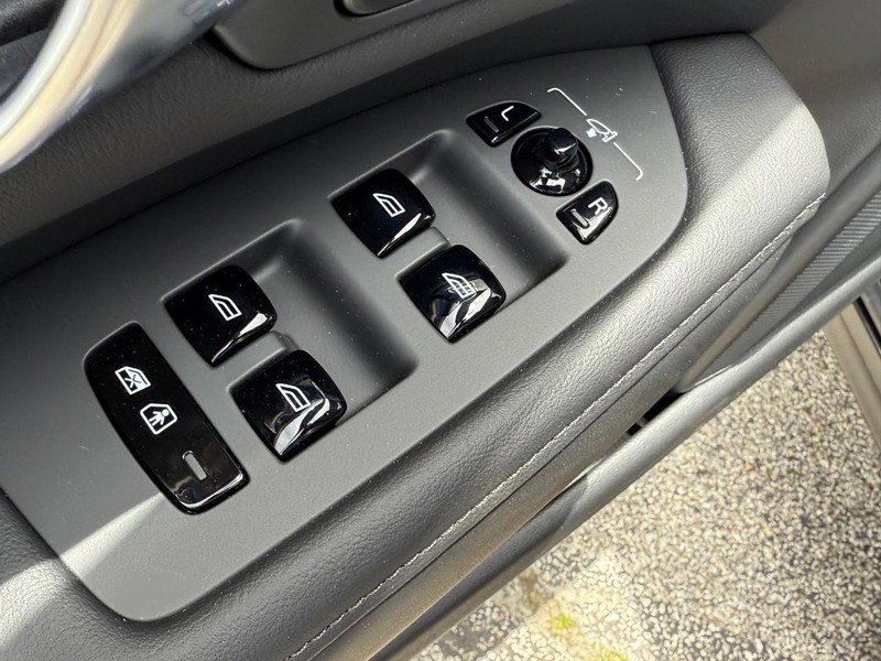 New 2025 Volvo V90 B6 Cross Country Plus w/ Protection Package Premier image 9