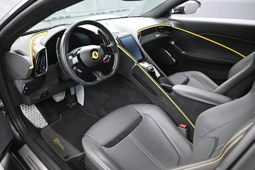 Used 2022 Ferrari Roma RWD image 4