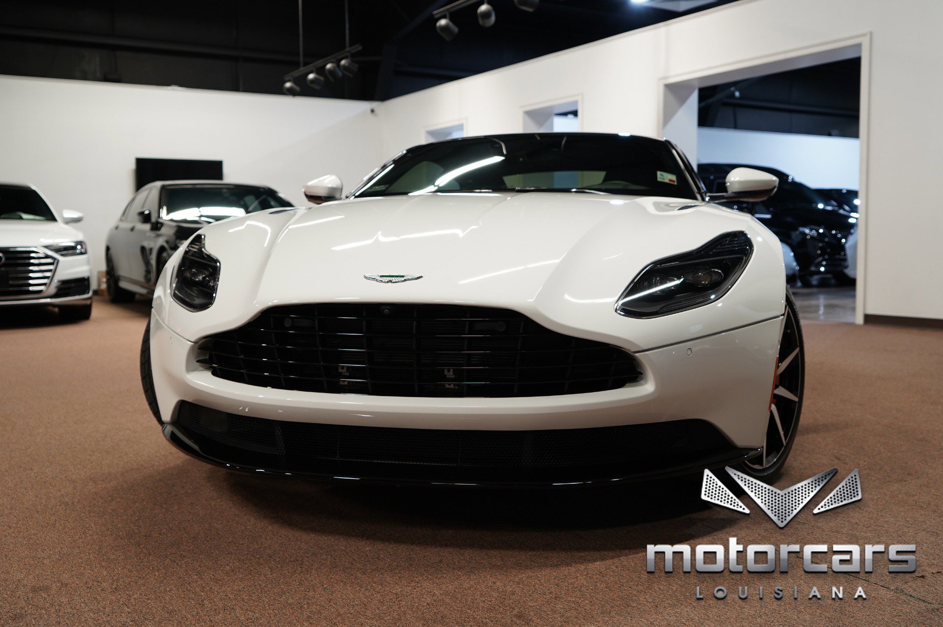 Used 2018 Aston Martin DB11 Coupe image 1
