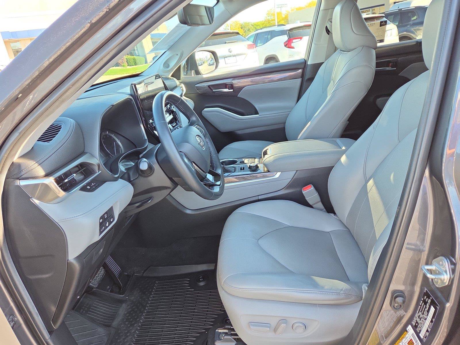 Used 2020 Toyota Highlander Limited AWD/4WD image 21
