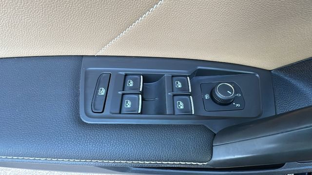 Used 2022 Volkswagen Tiguan SE image 21