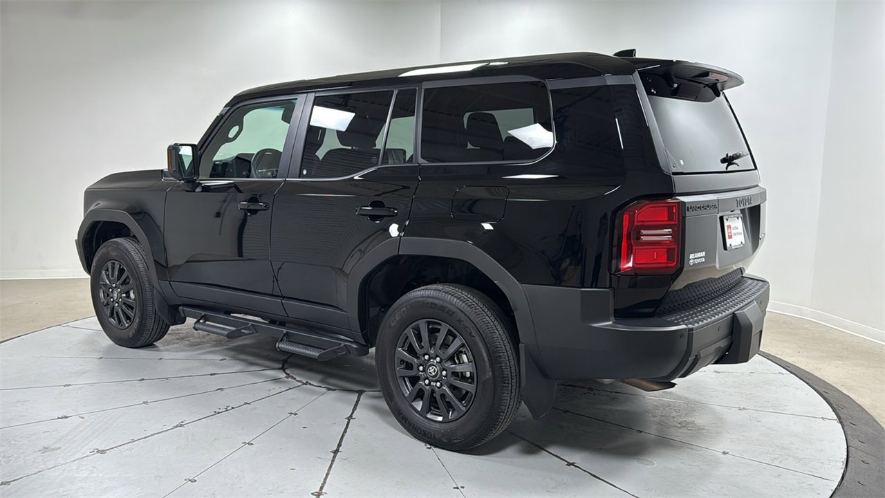 Used 2024 Toyota Land Cruiser image 7
