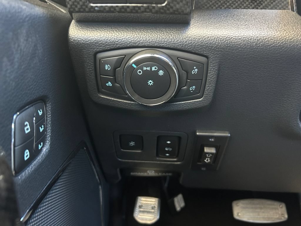 Used 2022 Ford F250 Lariat w/ Lariat Ultimate Package AWD/4WD image 19