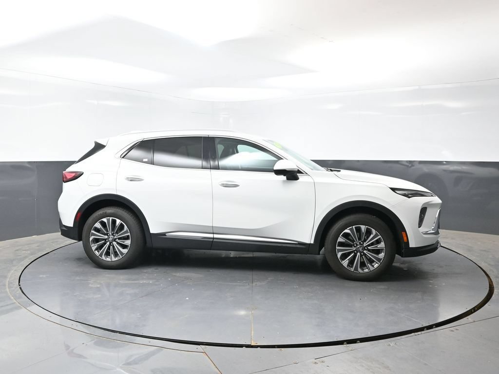 Used 2024 Buick Envision Preferred AWD/4WD image 3