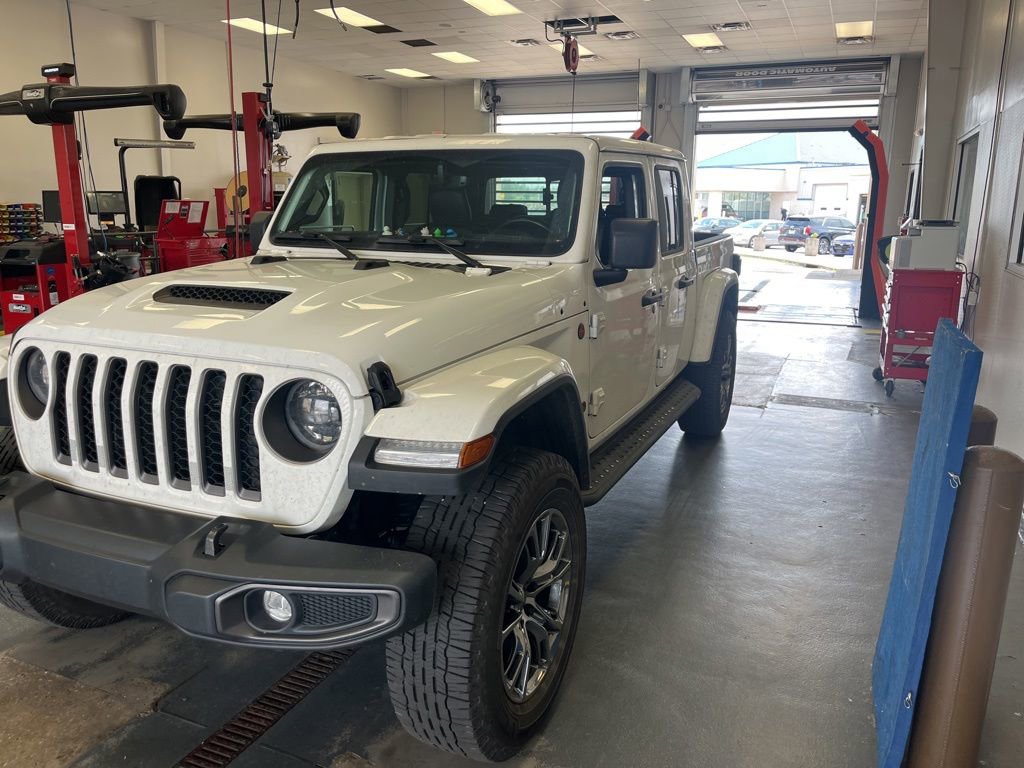 Used 2023 Jeep Gladiator Mojave w/ LED Lighting Group AWD/4WD image 2