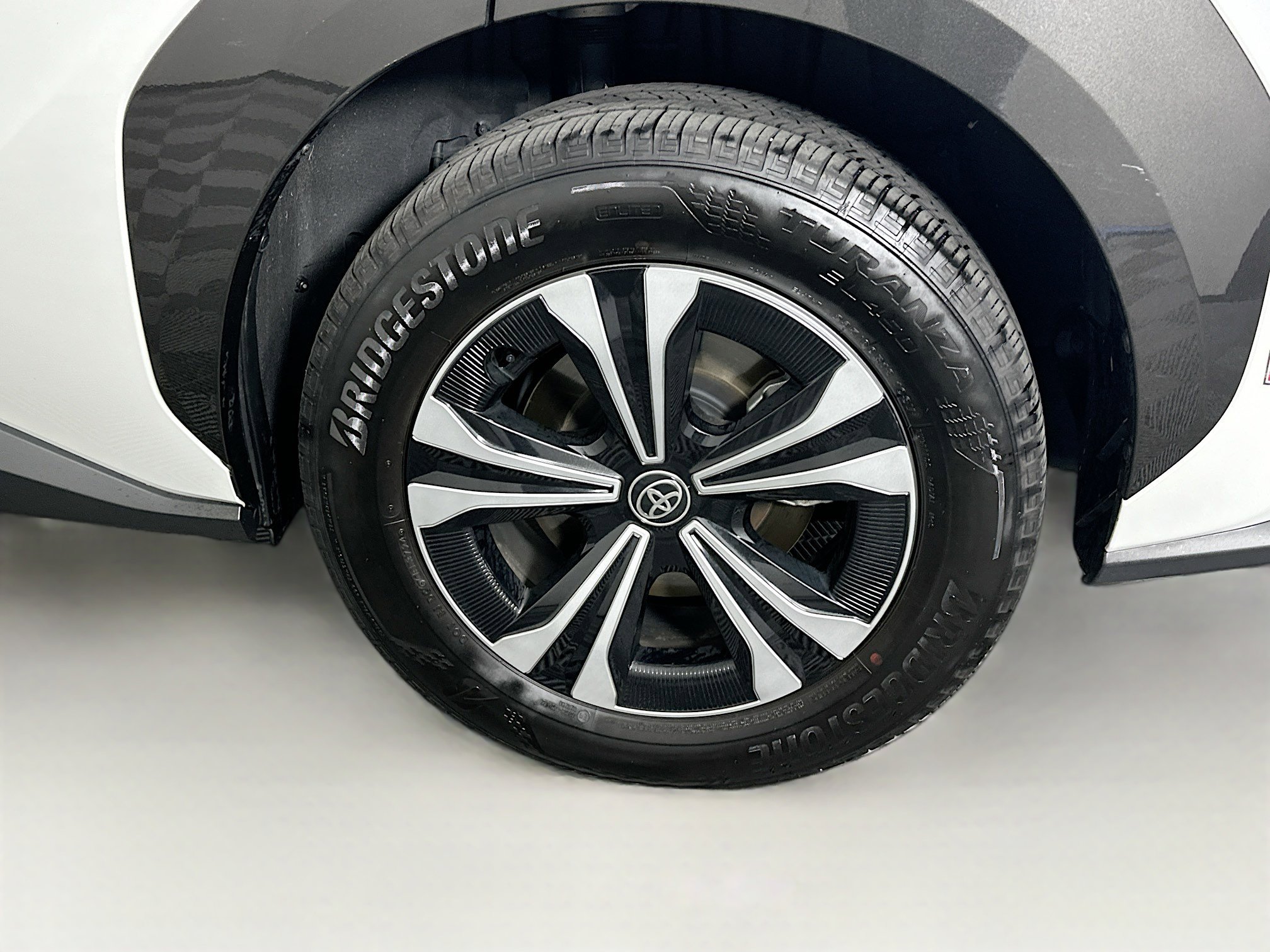 Used 2024 Toyota bZ4X XLE image 11