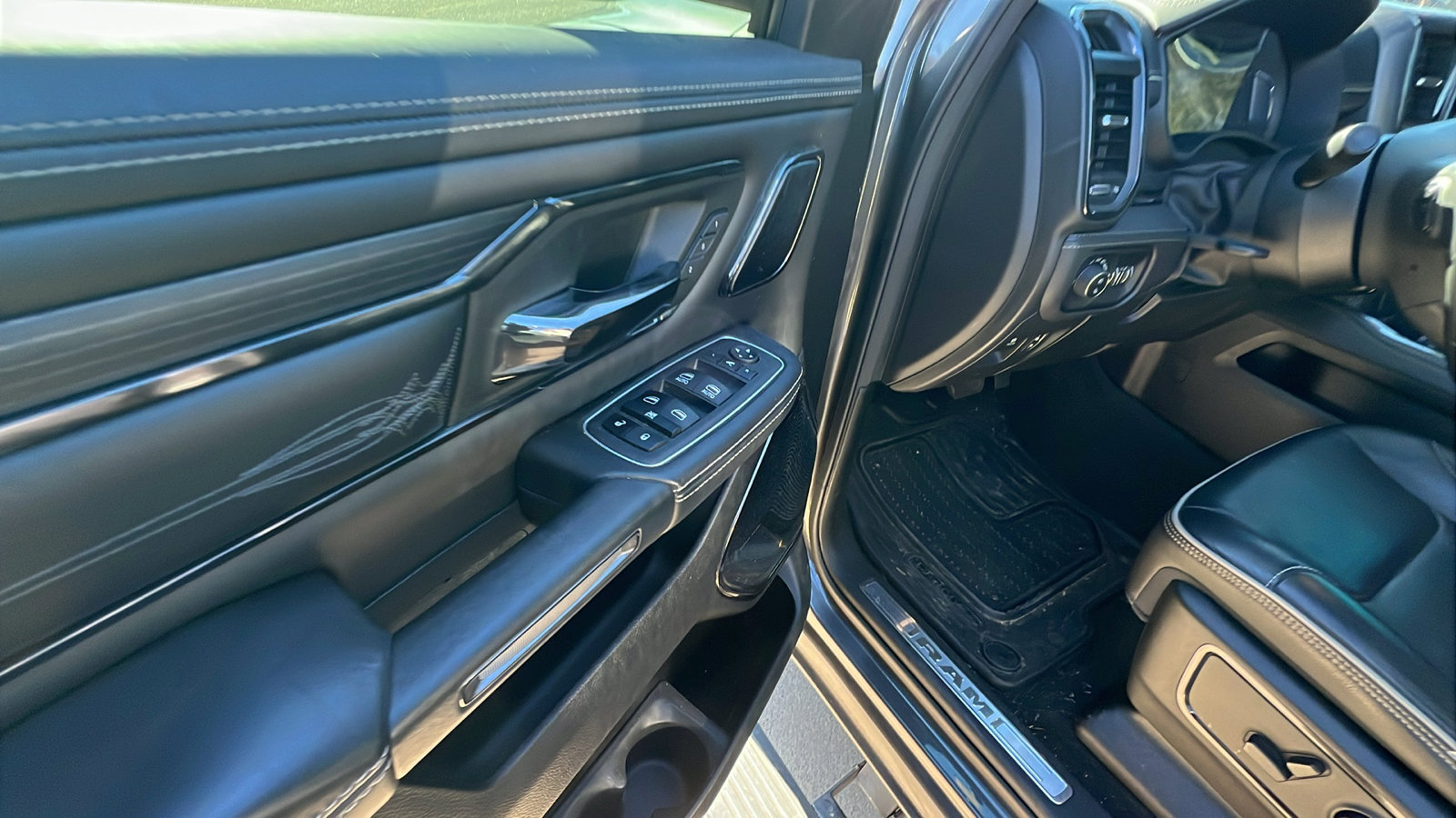 Used 2023 RAM 1500 Limited w/ Night Edition image 15