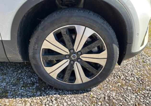 Used 2023 Volvo XC40 Recharge Plus image 10