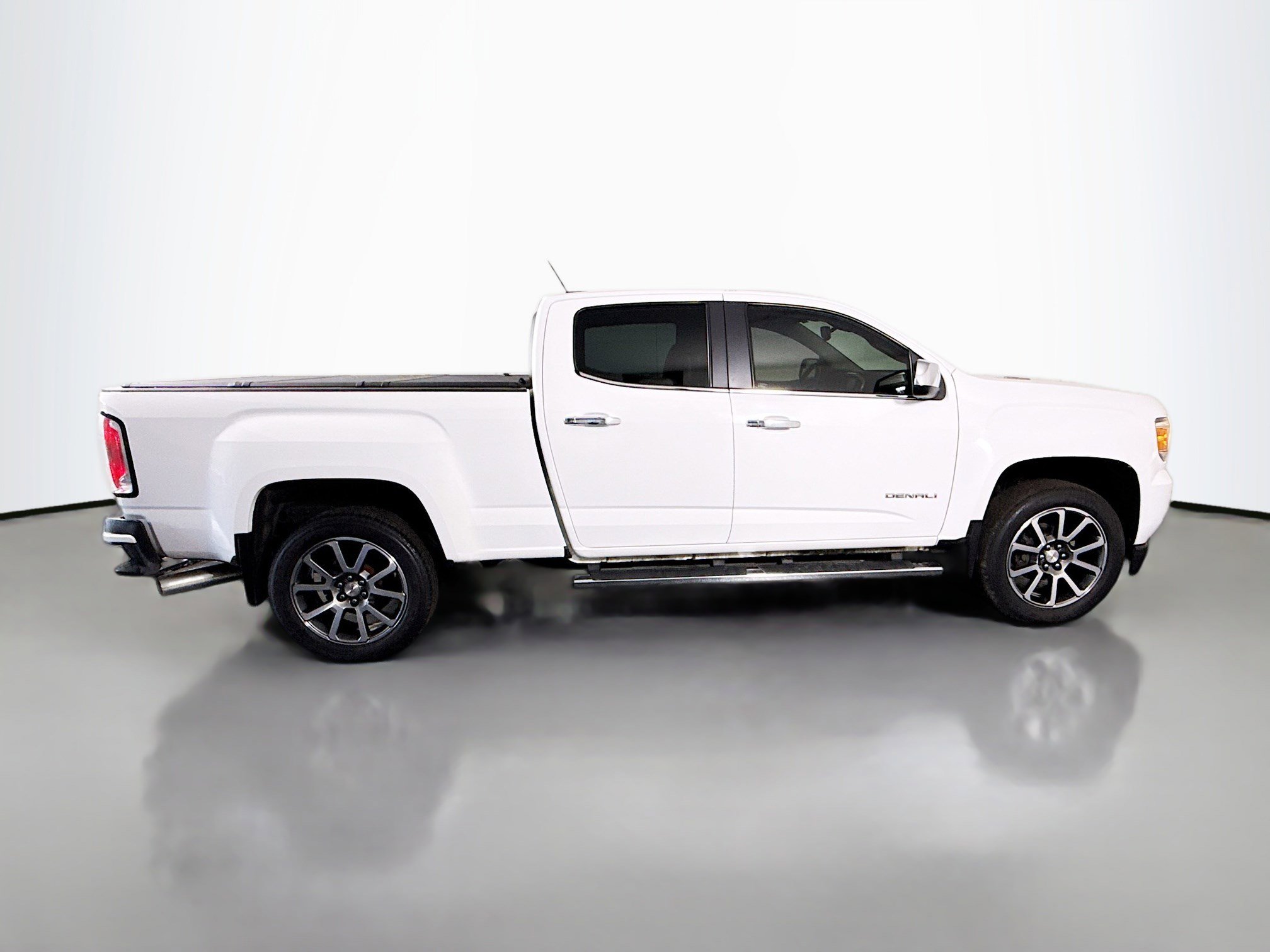 Used 2018 GMC Canyon Denali image 11
