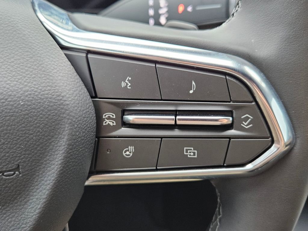 Used 2025 Chevrolet Equinox ACTIV w/ Safety and Technology Package image 22